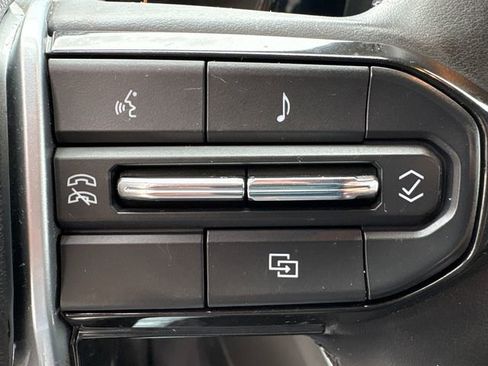 Used 2024 Chevrolet Colorado LT AWD/4WD image 29