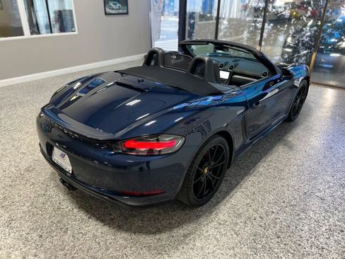 Used 2018 Porsche 718 Boxster S image 6
