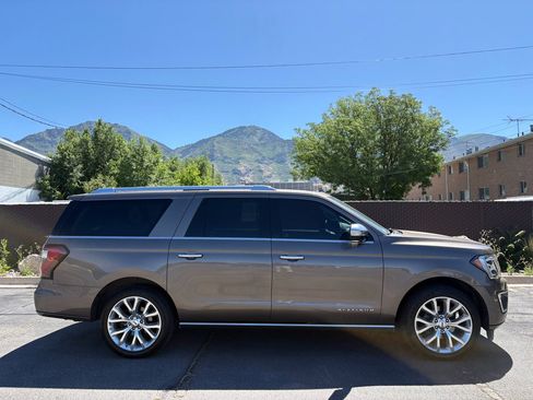 Used 2018 Ford Expedition Max Platinum AWD/4WD image 2
