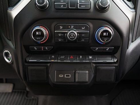 Used 2021 Chevrolet Silverado 1500 LT image 21