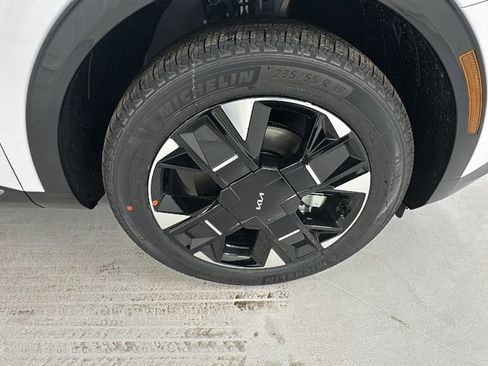 New 2026 Kia Sportage SX image 9