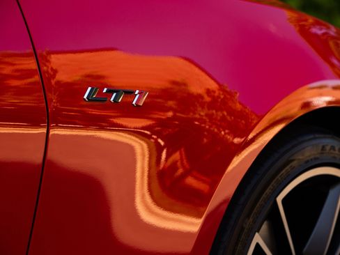 Used 2020 Chevrolet Camaro LT w/ Technology Package RWD image 3