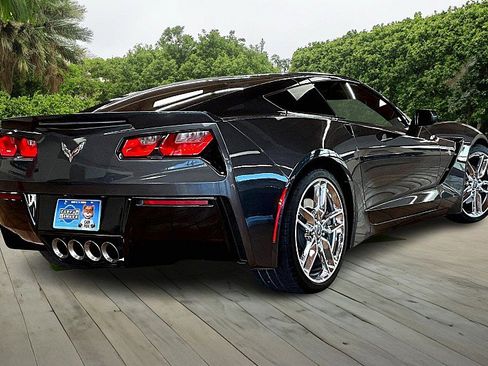 Used 2017 Chevrolet Corvette Stingray Coupe w/ 2LT Preferred Equipment Group image 2