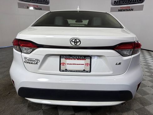Used 2020 Toyota Corolla LE image 4