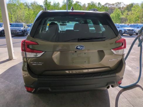 Certified 2023 Subaru Forester Limited image 4