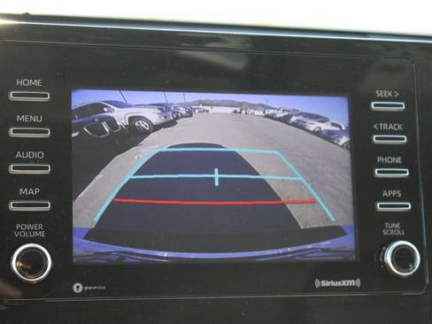 Used 2022 Toyota Camry SE w/ Carpet Mat Package (TMS) FWD image 12