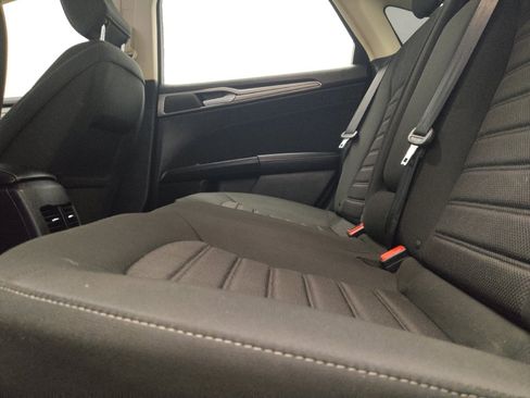 Used 2020 Ford Fusion SE FWD image 18