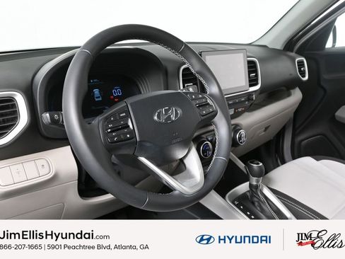 Certified 2023 Hyundai Venue SEL image 4