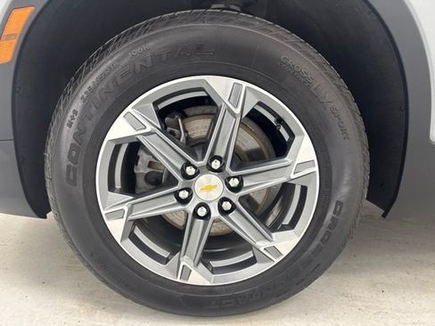 Used 2024 Chevrolet Blazer LT FWD image 35
