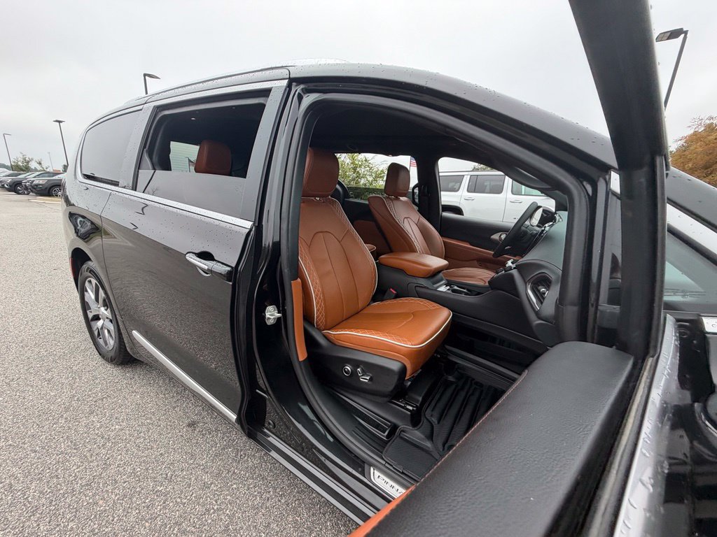 Used 2024 Chrysler Pacifica Pinnacle FWD image 49
