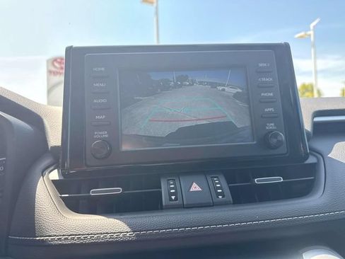 Used 2019 Toyota RAV4 XLE Premium FWD image 32