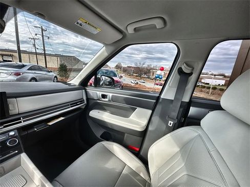 Used 2025 Hyundai Santa Fe SEL image 11