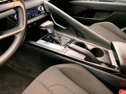 Used 2023 Hyundai Elantra SEL image 17