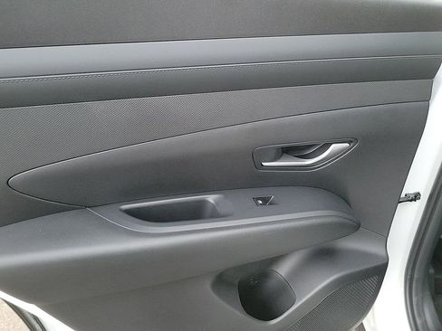 Used 2025 Hyundai Tucson SE FWD image 18