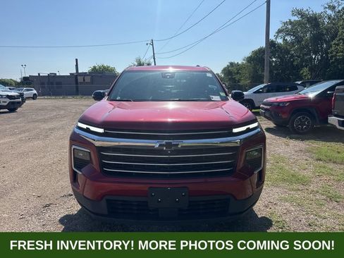 Used 2025 Chevrolet Traverse LT w/ Driver Confidence Package FWD image 7