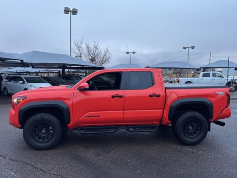 Used 2024 Toyota Tacoma TRD Off-Road w/ TRD Off Road Premium Package image 18
