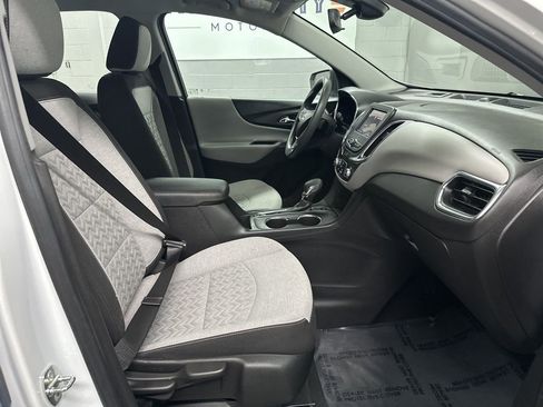 Used 2022 Chevrolet Equinox LS image 20