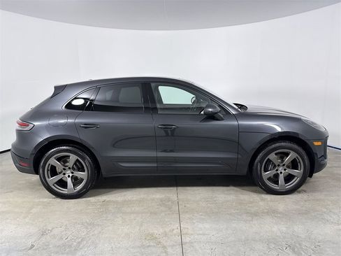 Certified 2025 Porsche Macan image 8