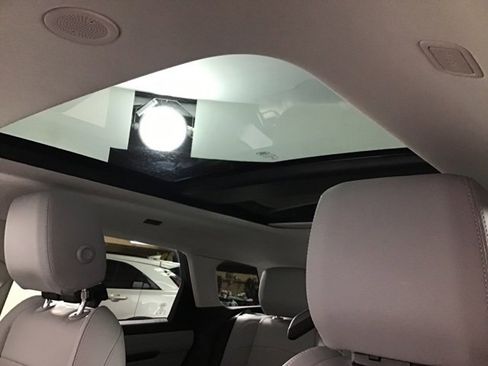 Used 2022 Land Rover Range Rover Evoque SE image 13