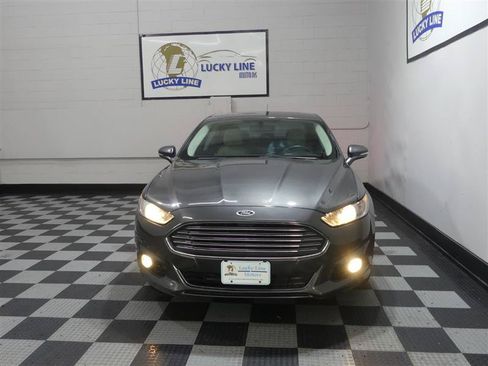 Used 2016 Ford Fusion Titanium FWD image 2