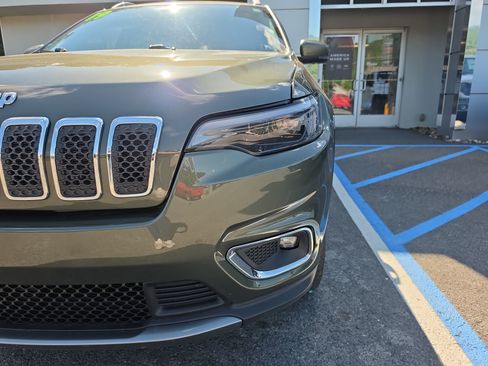 Used 2019 Jeep Cherokee Limited AWD/4WD image 10