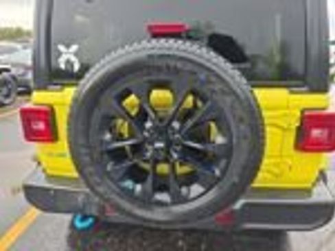 Used 2022 Jeep Wrangler Unlimited Sahara w/ Cold Weather Group AWD/4WD image 30