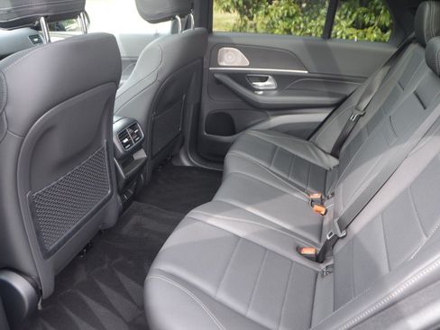 Used 2025 Mercedes-Benz GLE 350 4MATIC w/ AMG Line Exterior image 15