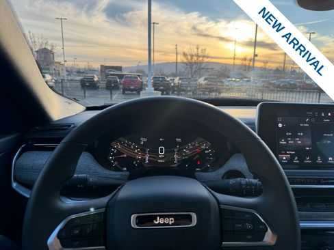 Used 2025 Jeep Compass Sport image 20