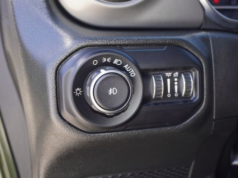 Used 2022 Jeep Wrangler Unlimited Sport AWD/4WD image 15