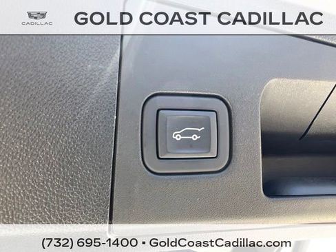 Certified 2024 Cadillac XT4 Luxury w/ Cold Weather Package FWD image 13