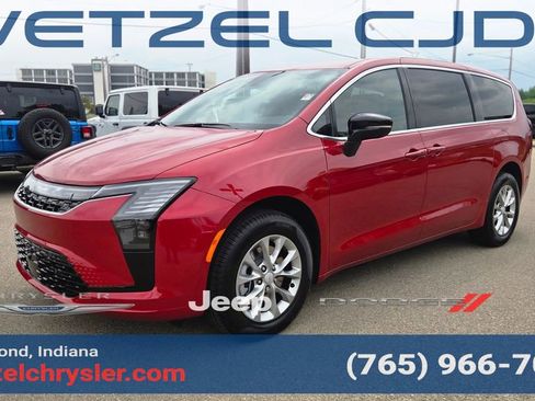 New 2027 Chrysler Pacifica Select AWD/4WD image 3