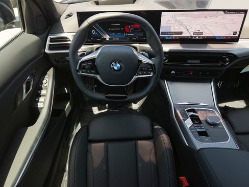 Used 2025 BMW 330i Sedan w/ Premium Package RWD image 20