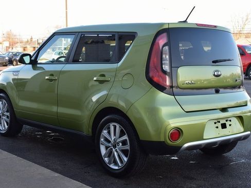 Used 2017 Kia Soul + image 10