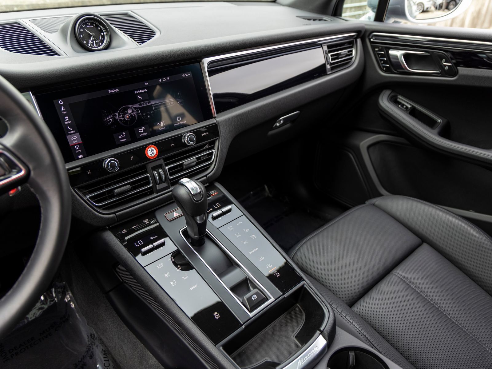 Used 2026 Porsche Macan AWD/4WD image 45