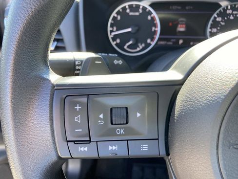 Used 2024 Nissan Rogue SV image 19