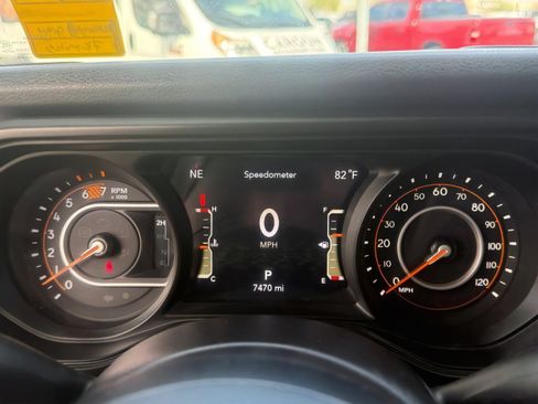 Used 2024 Jeep Wrangler Willys image 29