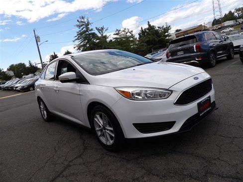 Used 2017 Ford Focus SE w/ Cold Weather Package image 7