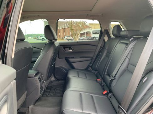 Used 2024 Nissan Rogue SV w/ SV Premium Package image 26