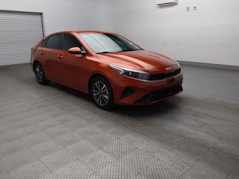 Used 2023 Kia Forte LXS w/ LXS Technology Package FWD image 13