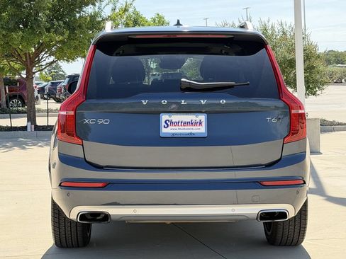 Used 2018 Volvo XC90 T6 Momentum w/ Convenience Package AWD/4WD image 5