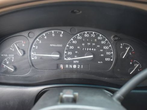Used 2000 Ford Explorer XLT AWD/4WD image 28