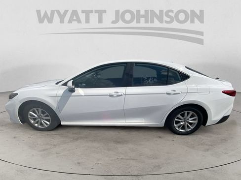 Used 2025 Toyota Camry LE FWD image 4