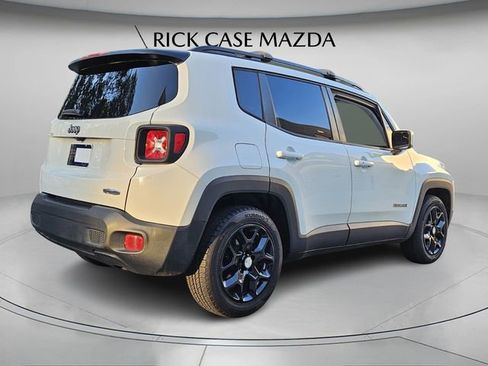 Used 2016 Jeep Renegade Latitude image 8