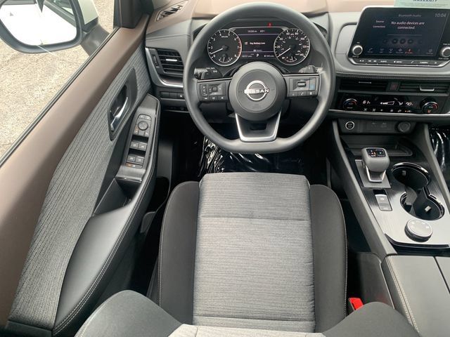 Used 2023 Nissan Rogue SV AWD/4WD image 16