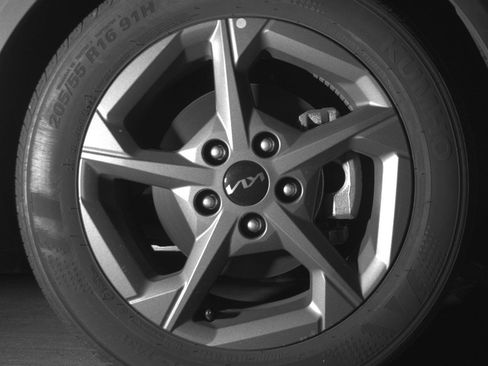 Used 2025 Kia K4 FWD image 13