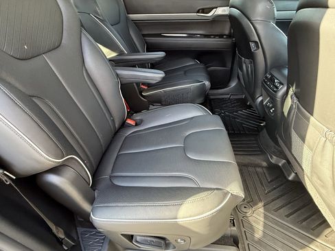 Used 2024 Hyundai Palisade SEL w/ Premium Package image 15