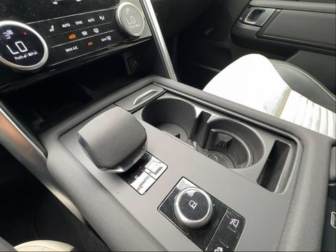 Used 2023 Land Rover Discovery HSE R-Dynamic AWD/4WD image 47