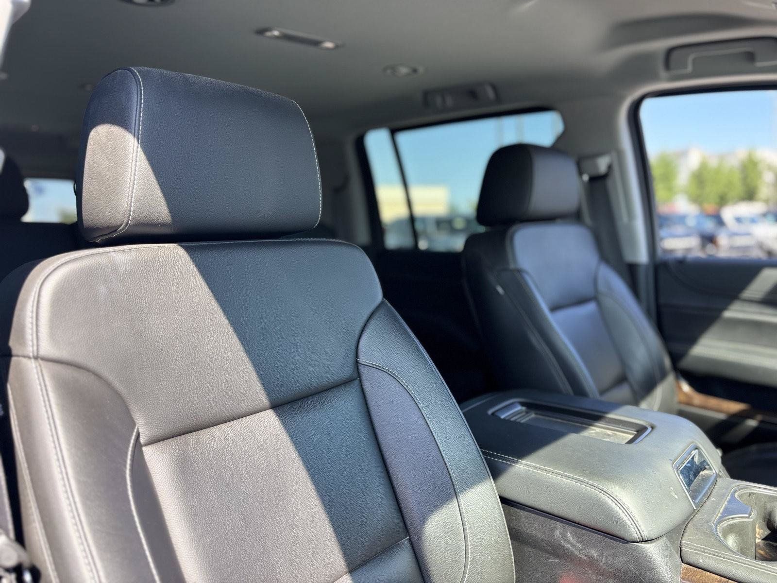 Used 2020 Chevrolet Suburban LT AWD/4WD image 17