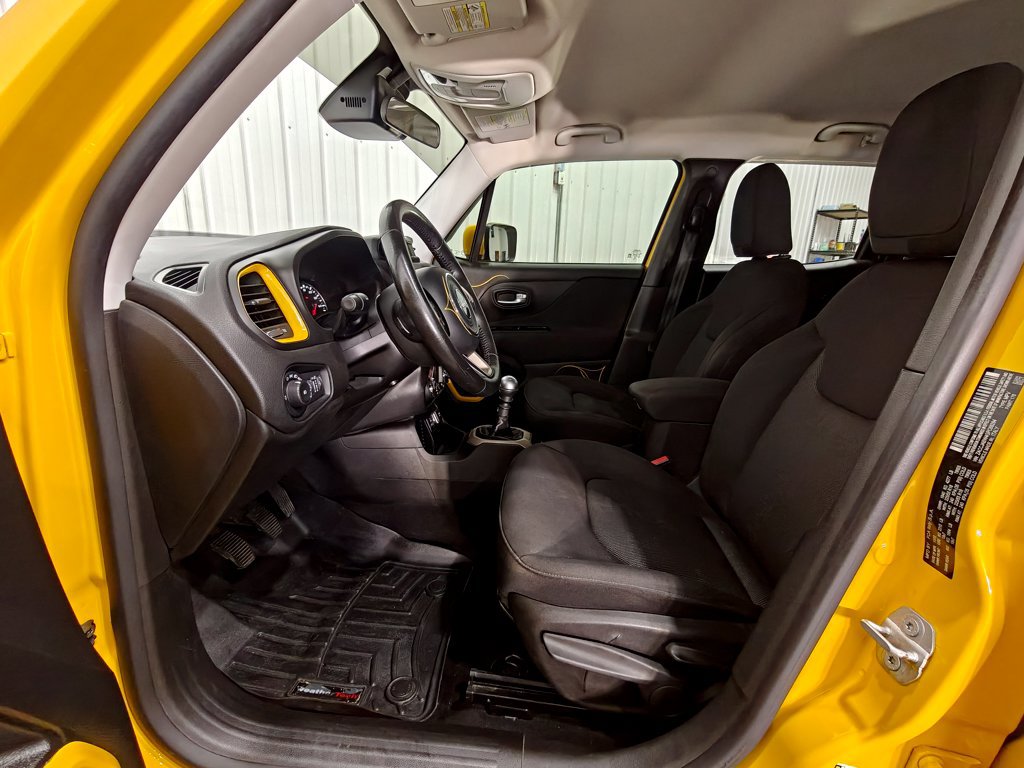 Used 2016 Jeep Renegade Latitude FWD image 22