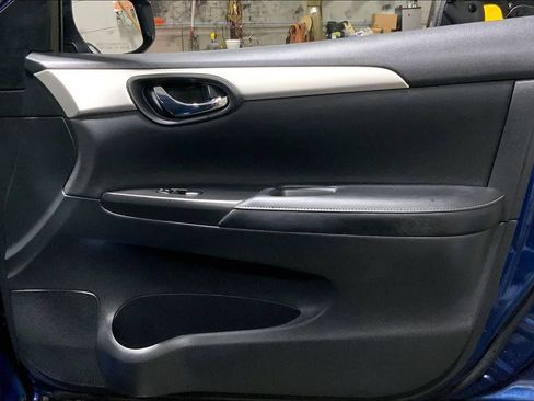 Used 2017 Nissan Sentra S image 23